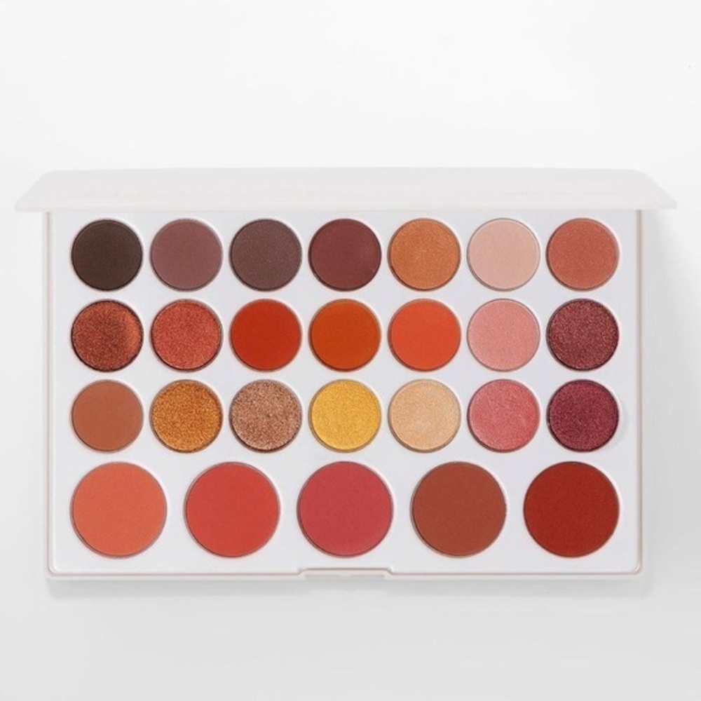 BH Neutrals 26 Color Shadow & Blush Palette, NIB